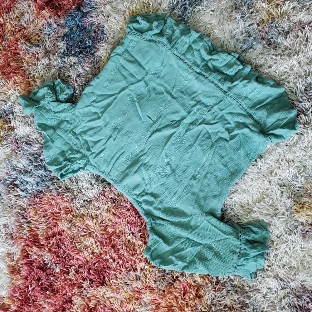 Chelsea & Theodore Short sleeve top, petite m